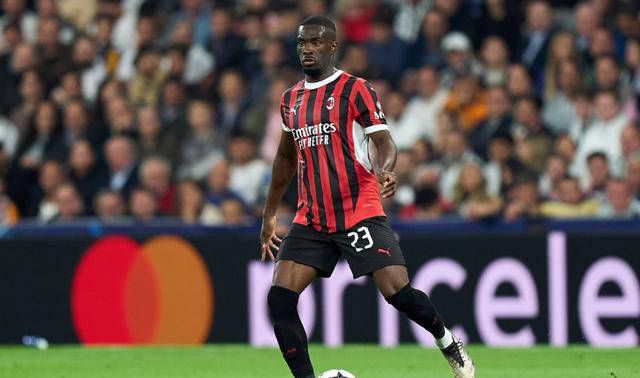 包含AC米兰训练开放日，国际比赛日外线爆发引欢呼，英超在即，高层口径保持一致的词条